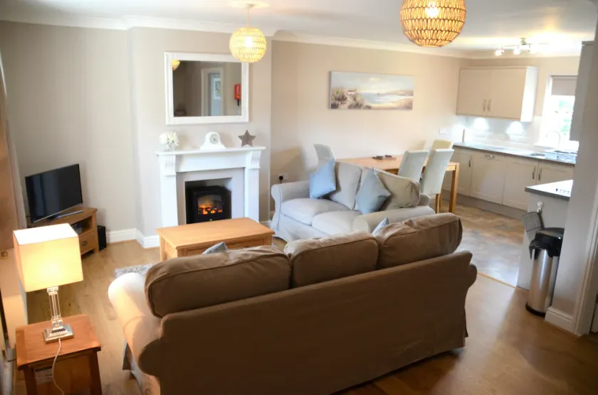 Contemporary 3bed cottage w/garden,5 mins to beach - Image 1