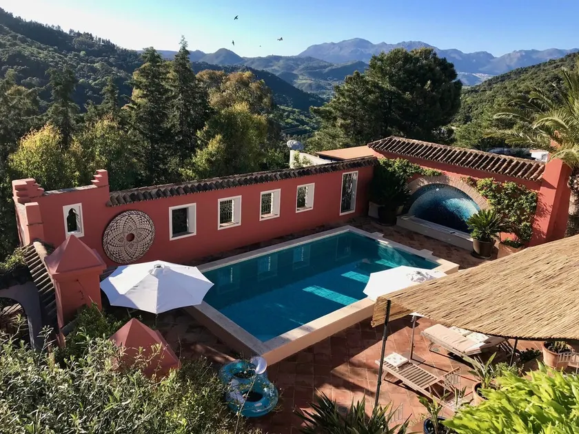 Moorish style property with lovely garden and large pool in Gaucín village. - Image 1