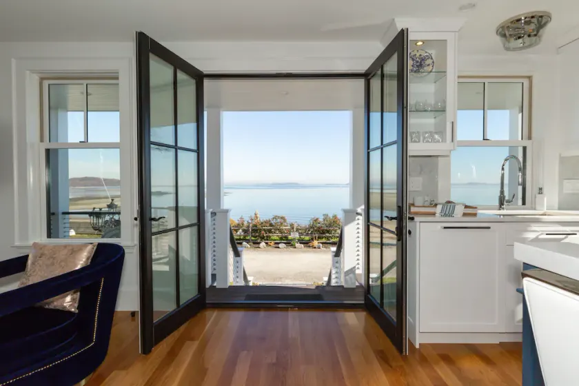 Luxury Oceanfront Bayside Jewel - Image 1