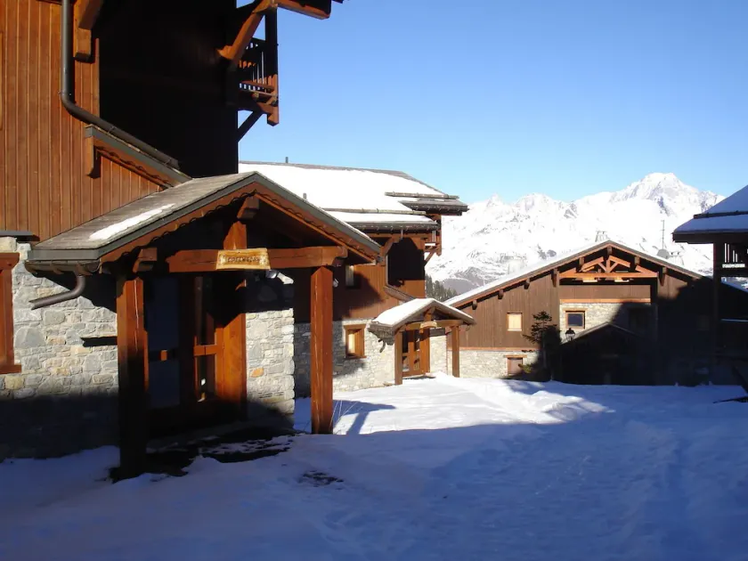 ARCS2000 CHALET / APARTMENT 46m2 with 2 bedrooms with swimming pool, close to the slopes - Image 1