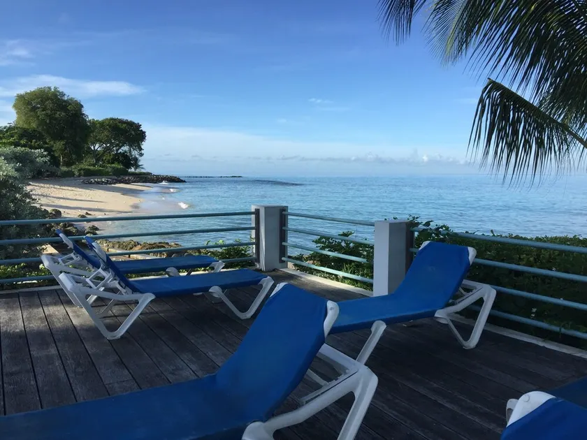 Ground Floor Apt with garden only 3 mins walk to Beach and Beach Club - Image 1
