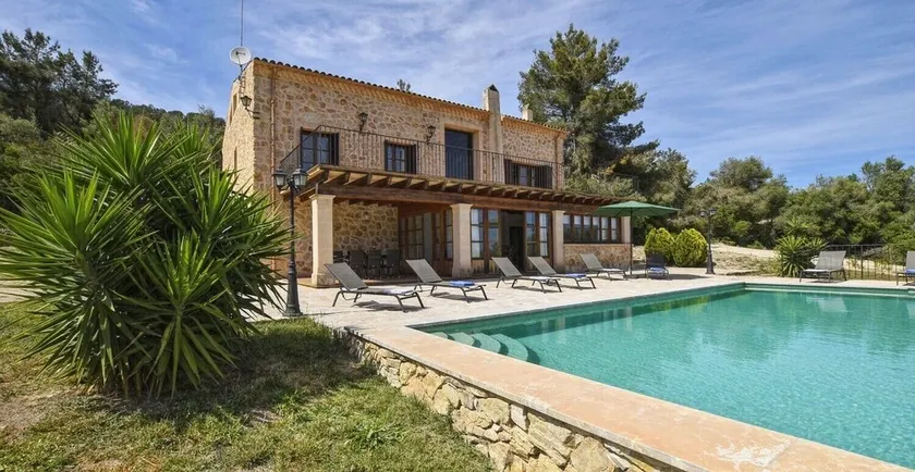Ferienhaus 'Horlandis' mit Bergblick, privatem Pool und WLAN - Image 1