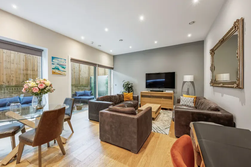Large Modern 1 Bedroom Apartment (767 sq ft) in a New Build - Image 1