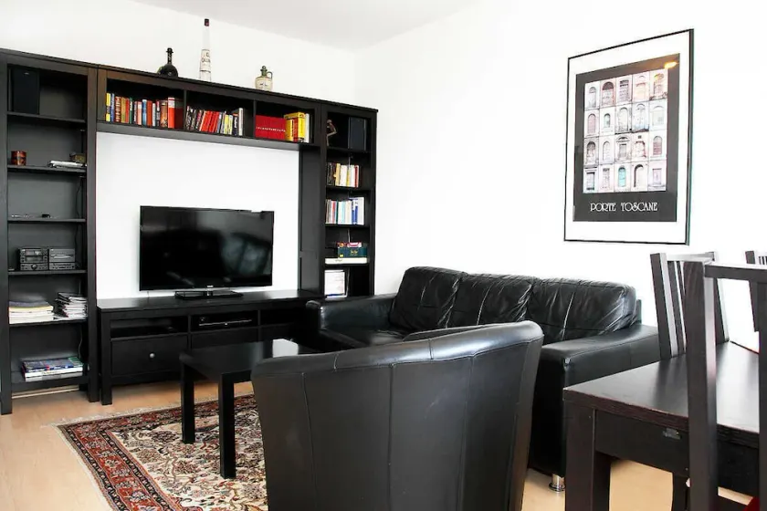 Comfortable apartments in a great location in the center of Cologne, with a tram stop right outside the door. - Image 1