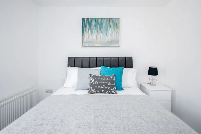 Elthorne Luxury Apartments - Uxbridge - Image 1