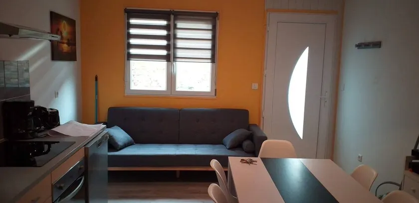 La Riviera - Image 1
