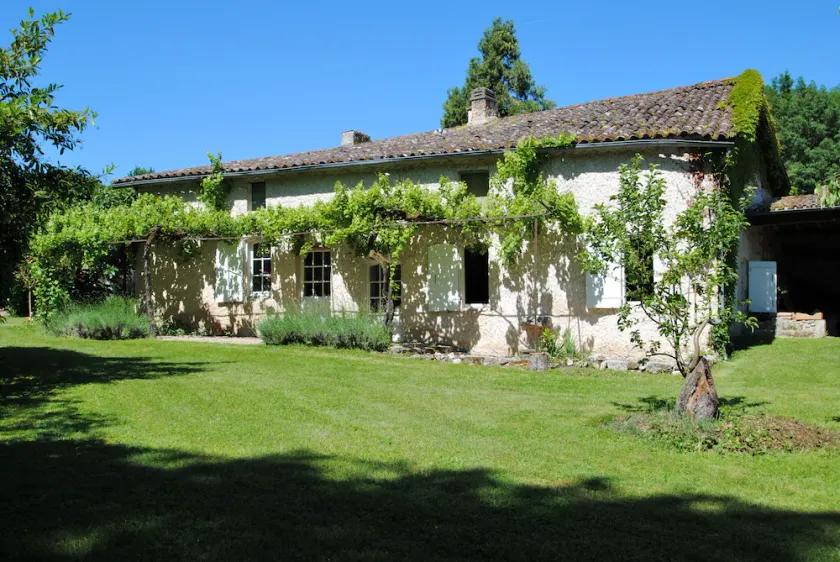 Idyllic and rustic cottage in stunning grounds with private terrace - Image 1