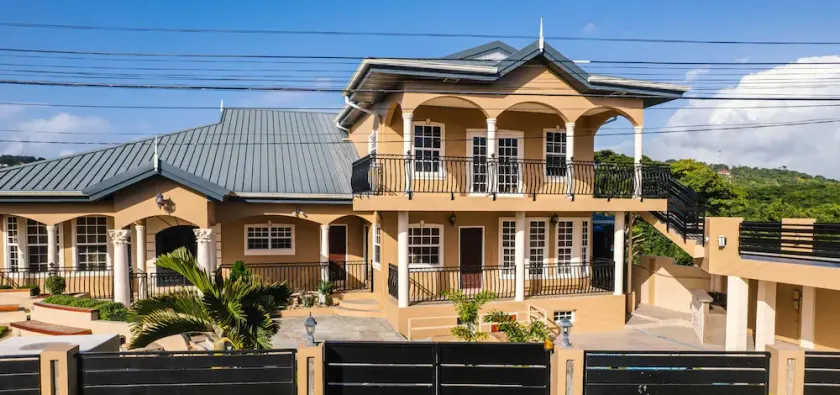 Cozy Family Villa with Jacuzzi and Pool in Carnbee, Tobago - Image 1