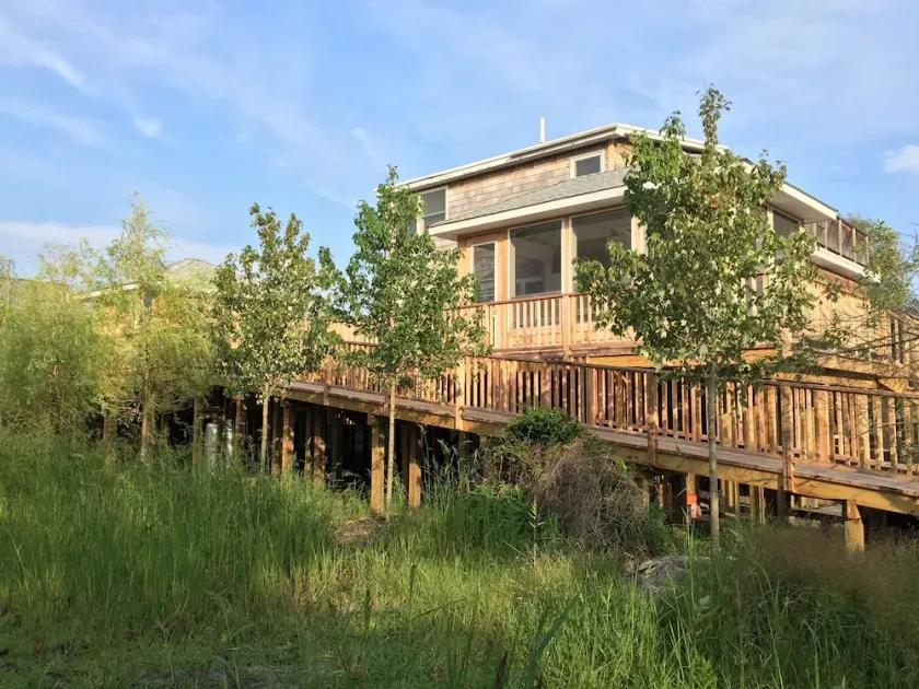 Lovely 2-Story Seaview Family Home - central AC, Decks, Garden, Porch - Image 1