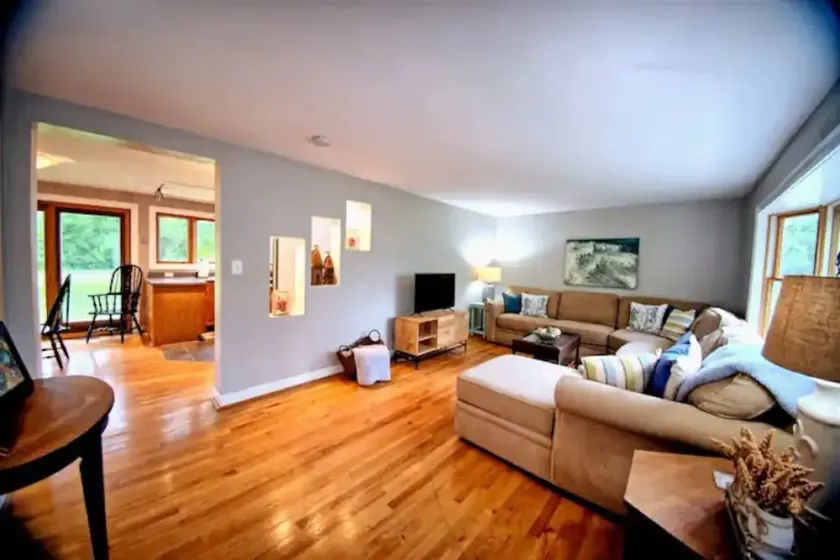 Charming Coastal/Country Home w/3 Acres & Sauna! - Image 1