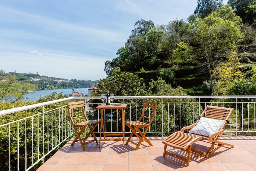 Erstaunliches Landhaus, am Flussufer von Douro, in der Nähe von Porto, W / Pool, - Image 1