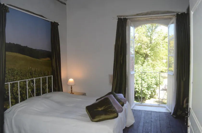Le Gobelin, spacious, renovated apartment in authentic home - Image 1