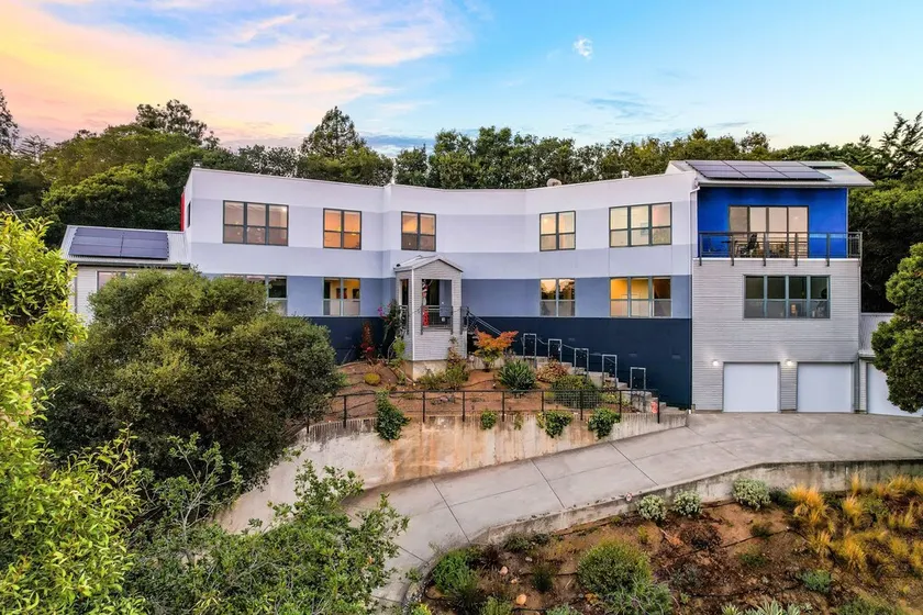 Oakland Hills Home: Artistic, Spacious, with Views, Home Office, and Gym - Image 1