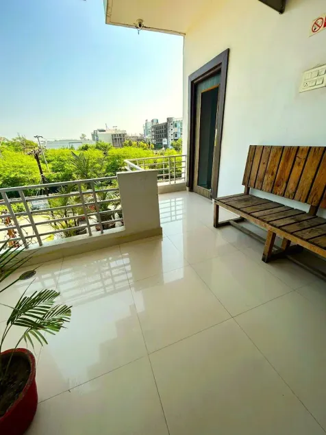 Jalsa Guest House by OYO Rooms - Image 1
