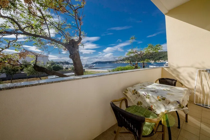 One bedroom apartment with balcony and sea view Supetarska Draga - Donja, Rab (A-11769-b) - Image 1