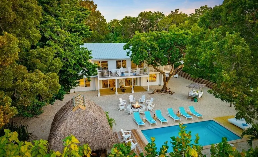 7 Schlafzimmer mit Anlegestelle, Pool, Feuerstelle, Paddleboards & Kajaks - Image 1