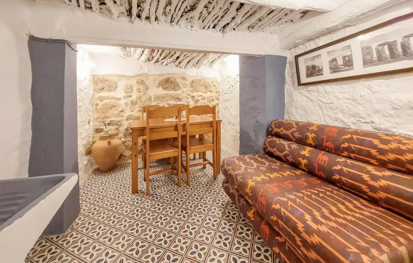 2 bedroom luxurious home in El Gastor - Image 1
