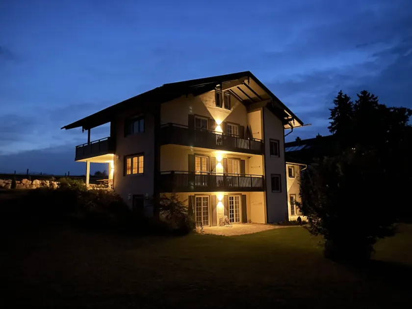 Lindo apartamento de 75m2 com terraço em casa de campo no lago Chiemsee - Image 1