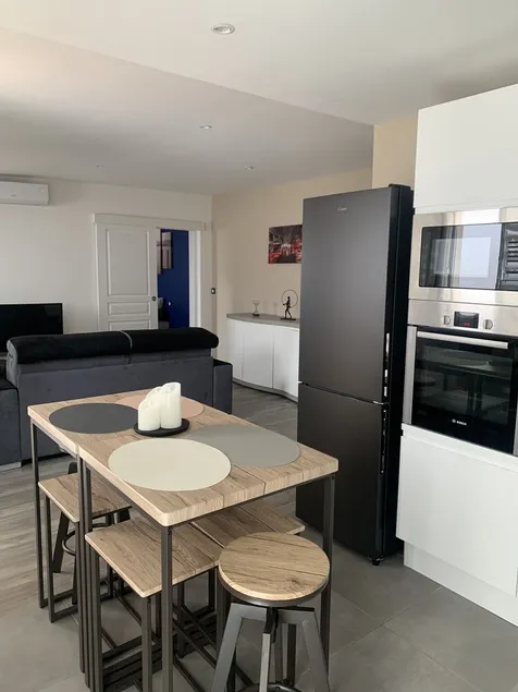 Accommodation near the OL stadium - Image 1