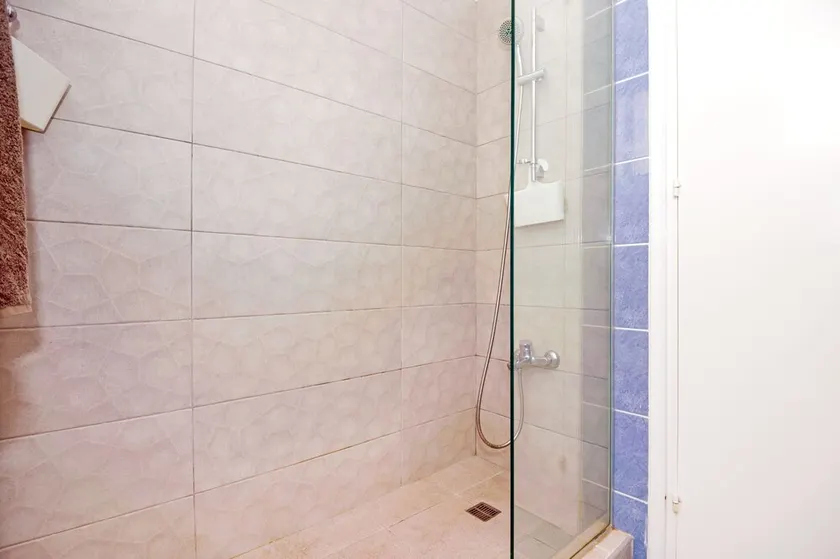 Great ground floor 1 bed apartment with communal pool and close to the sea - Image 1