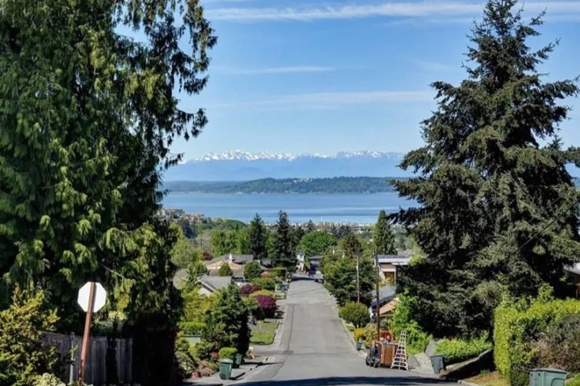 NON SMOKING Private Suite in Edmonds Bowl w Sound view. - Image 1