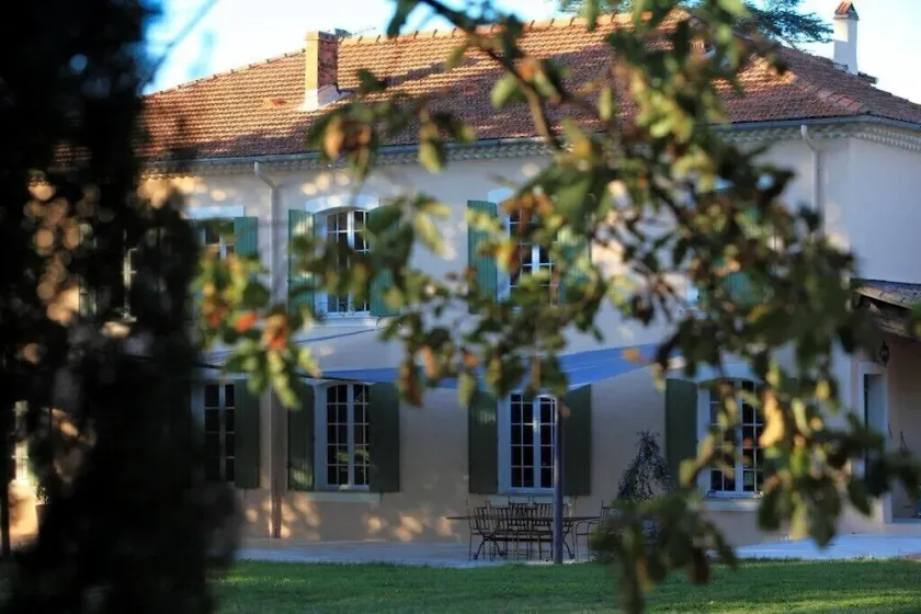 House 'R', il fascino di una casa provenzale nei vigneti - Image 1