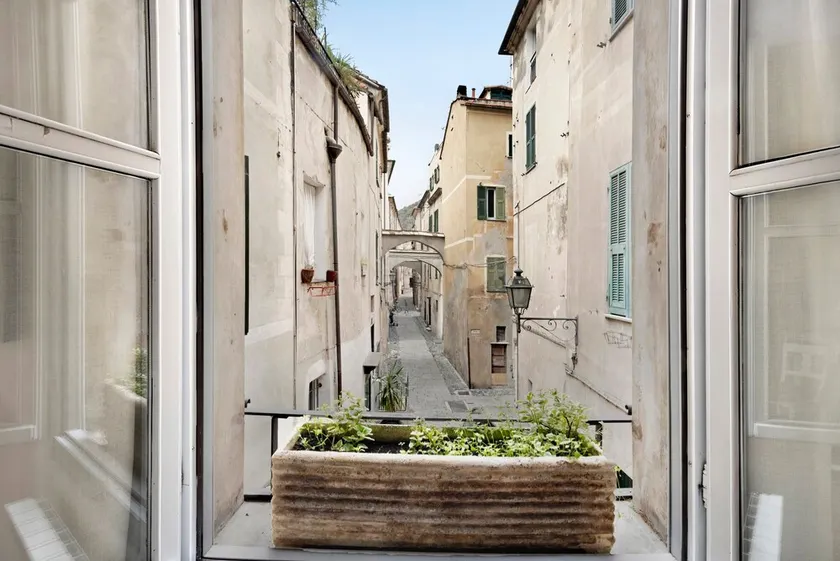 Pet-Friendly Apartment Bilocale Merlino with Mountain View & Wi-Fi - Image 1