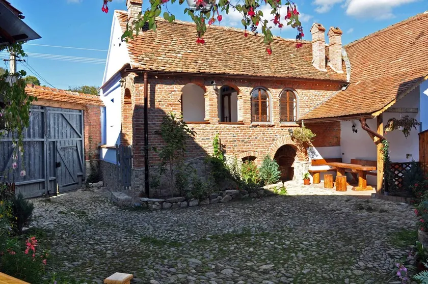 • CASA NICU • fuldstændig renoveret bondegård i Hirtendorf ved foden af Karpaterne - Image 1