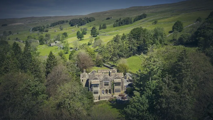 Oughtershaw Hall -  a large propertie that sleeps 16 guests  in 8 bedrooms - Image 1