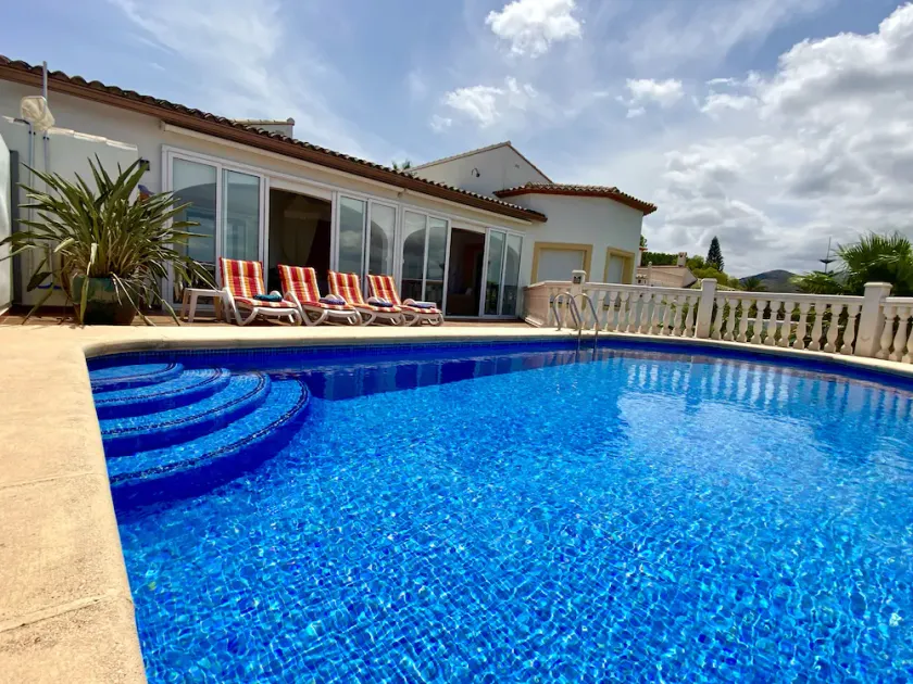 Villa Lujoso con Piscina Privada en Monte Pego - Image 1