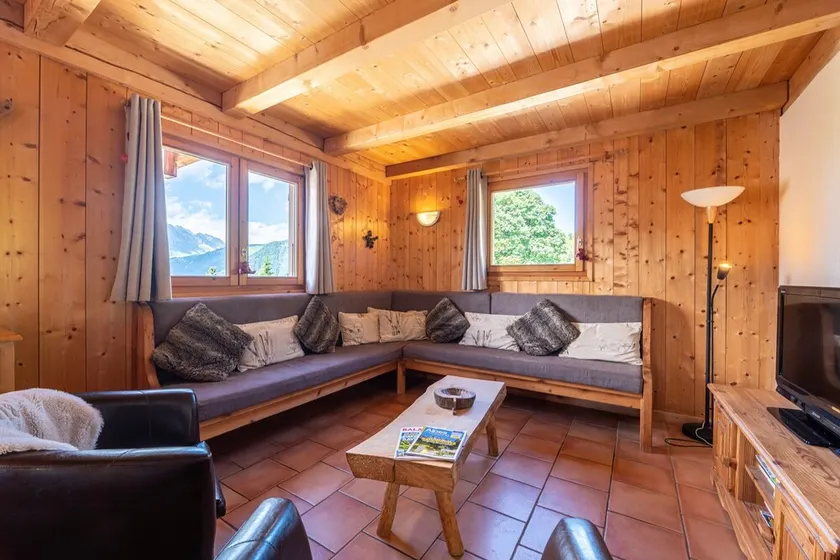 Chalet \"Le Grépon\" avec vue sur les montagnes, terrasse privée et Wi-Fi - Image 1