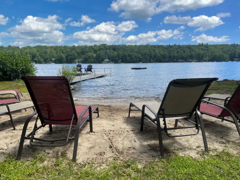 Authentische ME 4 BR Blockhütte auf flachem Land, Sandstrand, Little Sebago Waterfront - Image 1