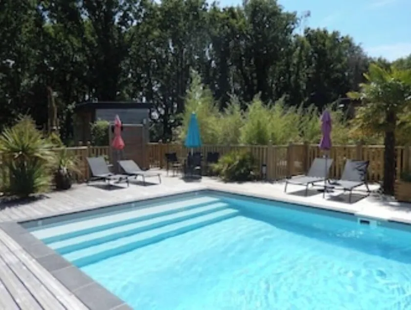 gite with swimming pool and beach - Image 1