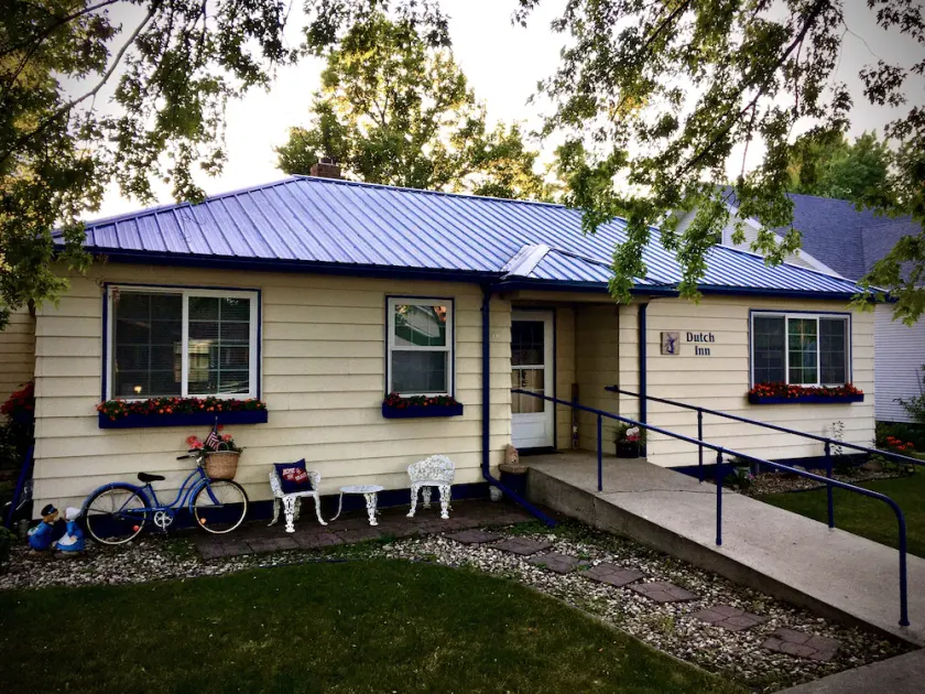 Dutch Inn Guest House near Pipestone National Monument & Blue Mounds State Park - Image 1