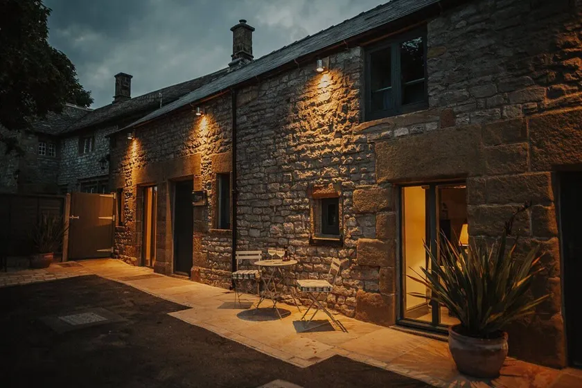 The Piggery - stylish barn conversion in the heart of the High Peak - Image 1