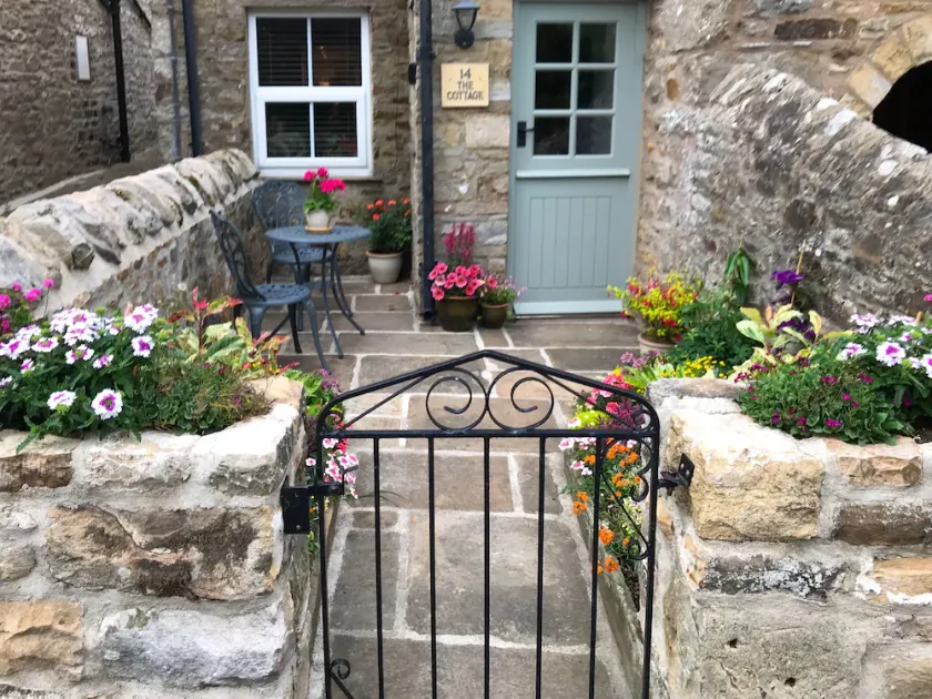 A hidden gem with the appeal of a traditional Yorkshire Dales Cottage - dog friendly, pubs nearby - Image 1