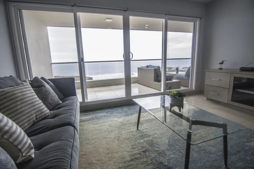 Une toute nouvelle unité au bord de l'océan à La Jolla Excellence - Image 1