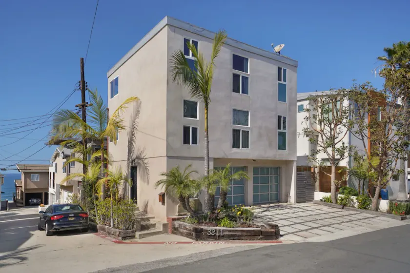 Panoramic Views from Malibu to Palos Verdes and Catalina. Short walk to Strand. - Image 1
