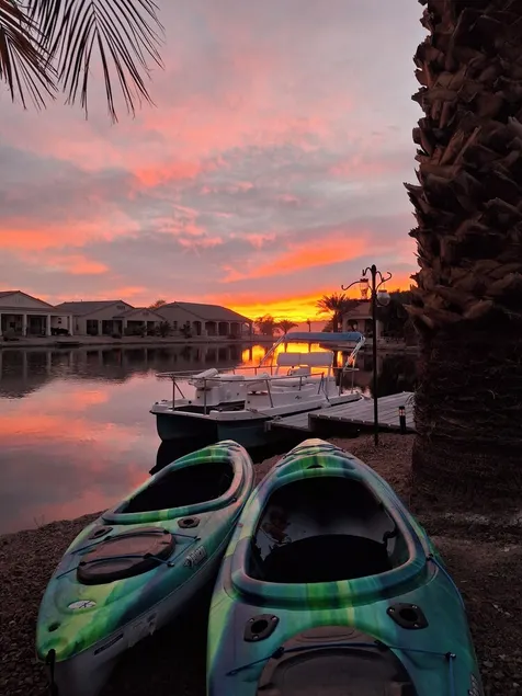 Lakefront vacation Fish, Kayak, Swim, BBQ, Relax. Minutes to Laughlin & Rivers  - Image 1