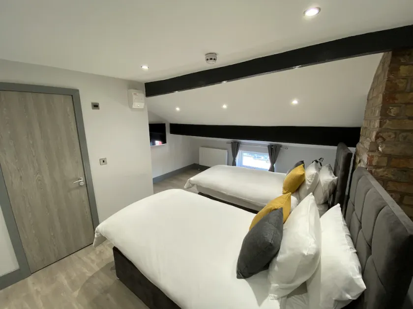6Adelphi - Image 1