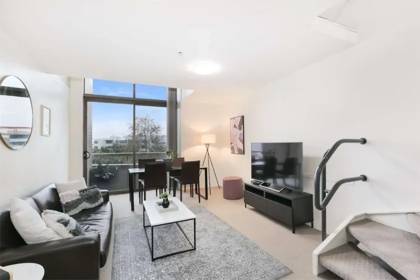 Spacious 1BR CBD Apartment in Unrivalled Location next to Darling Harbour - Image 1