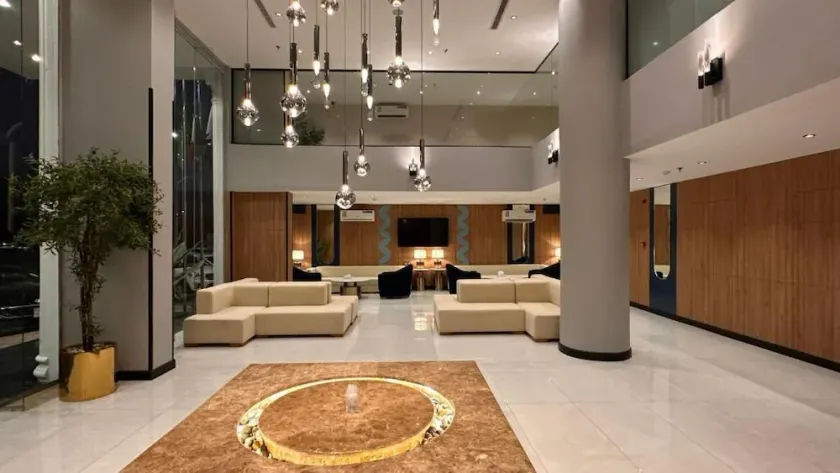 Fiori Airport hotel - Image 1