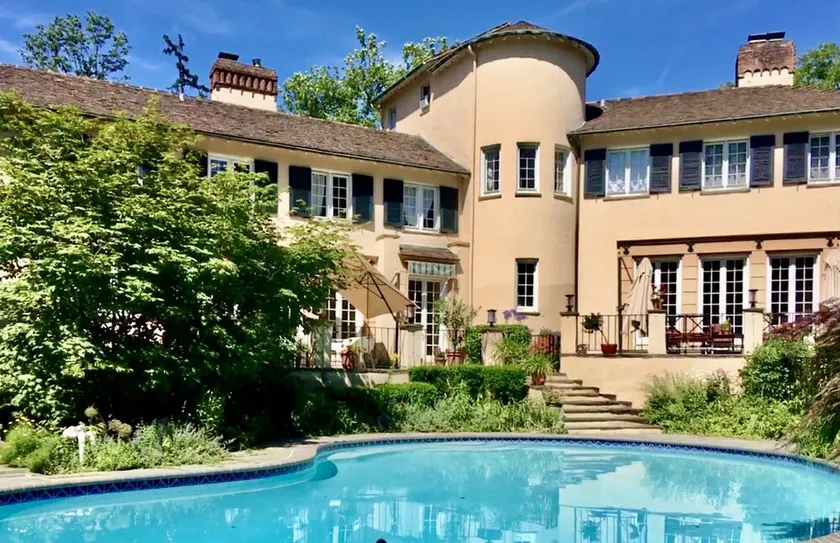 Historic Residence With Separate Carriage House.- No Party Allowed! - Image 1