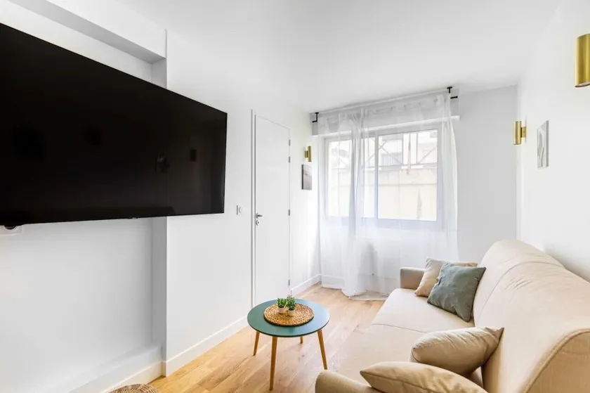 Lavie Maison Equipped Studio - Image 1