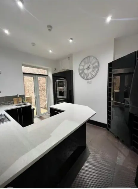 100 Aigburth - Image 1