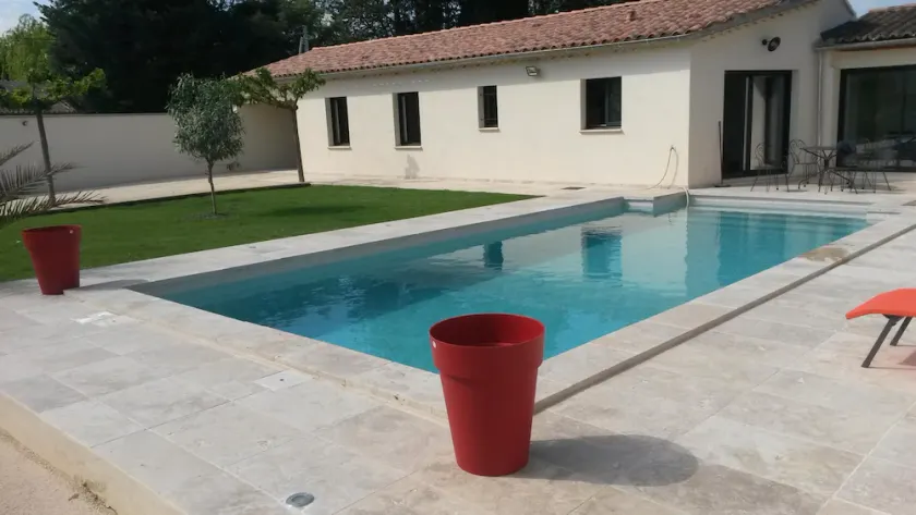 Vid foten av Ventoux, ny luftkonditionerad gite med privat pool - Image 1