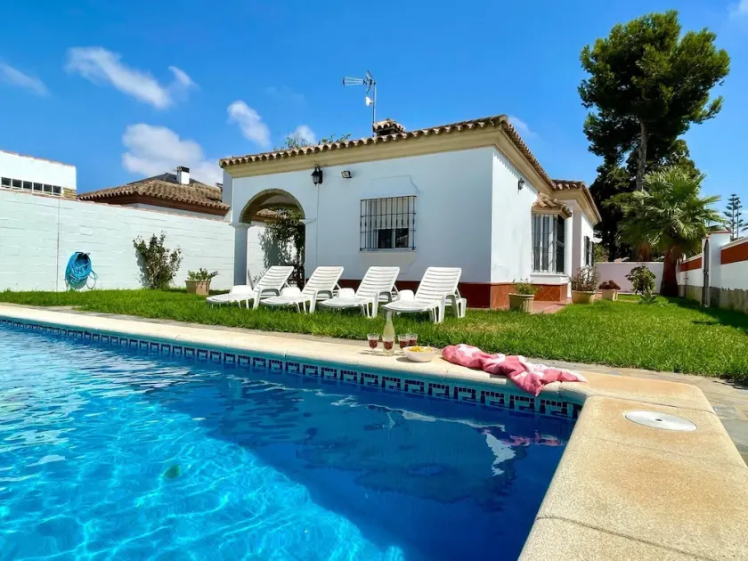 Villa med pool för 8 personer - Image 1