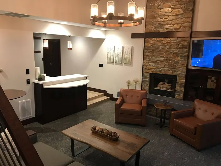 Fully Renovated Condo - Sleeps 7! - Image 1