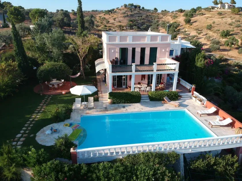 Elegant villa in Porto Heli - Image 1