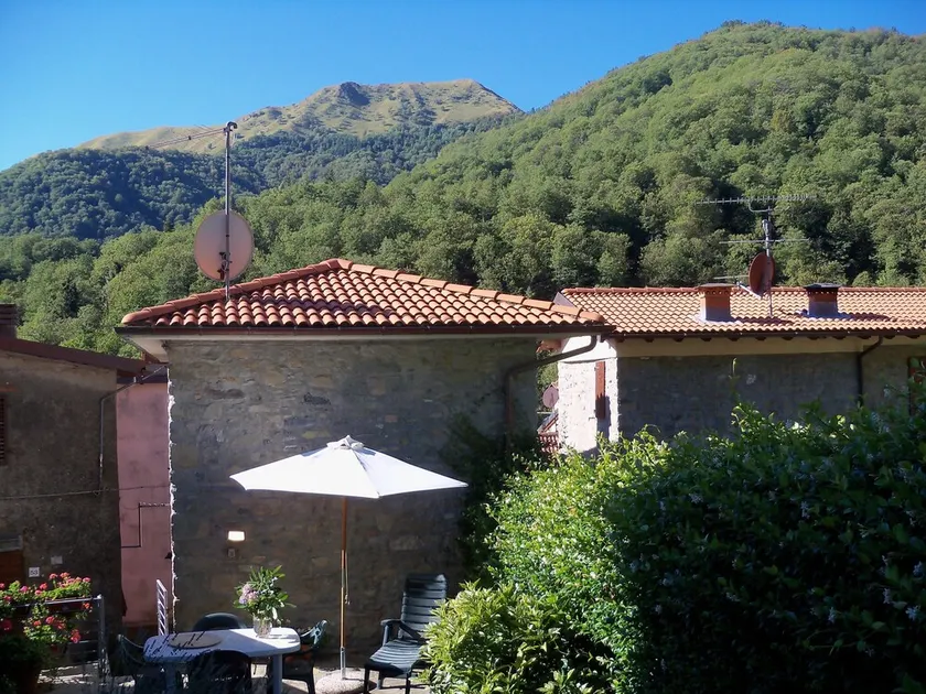 Casa O è una casa in pietra restaurata del XIX secolo con giardino per 4 + 1 persone - Image 1